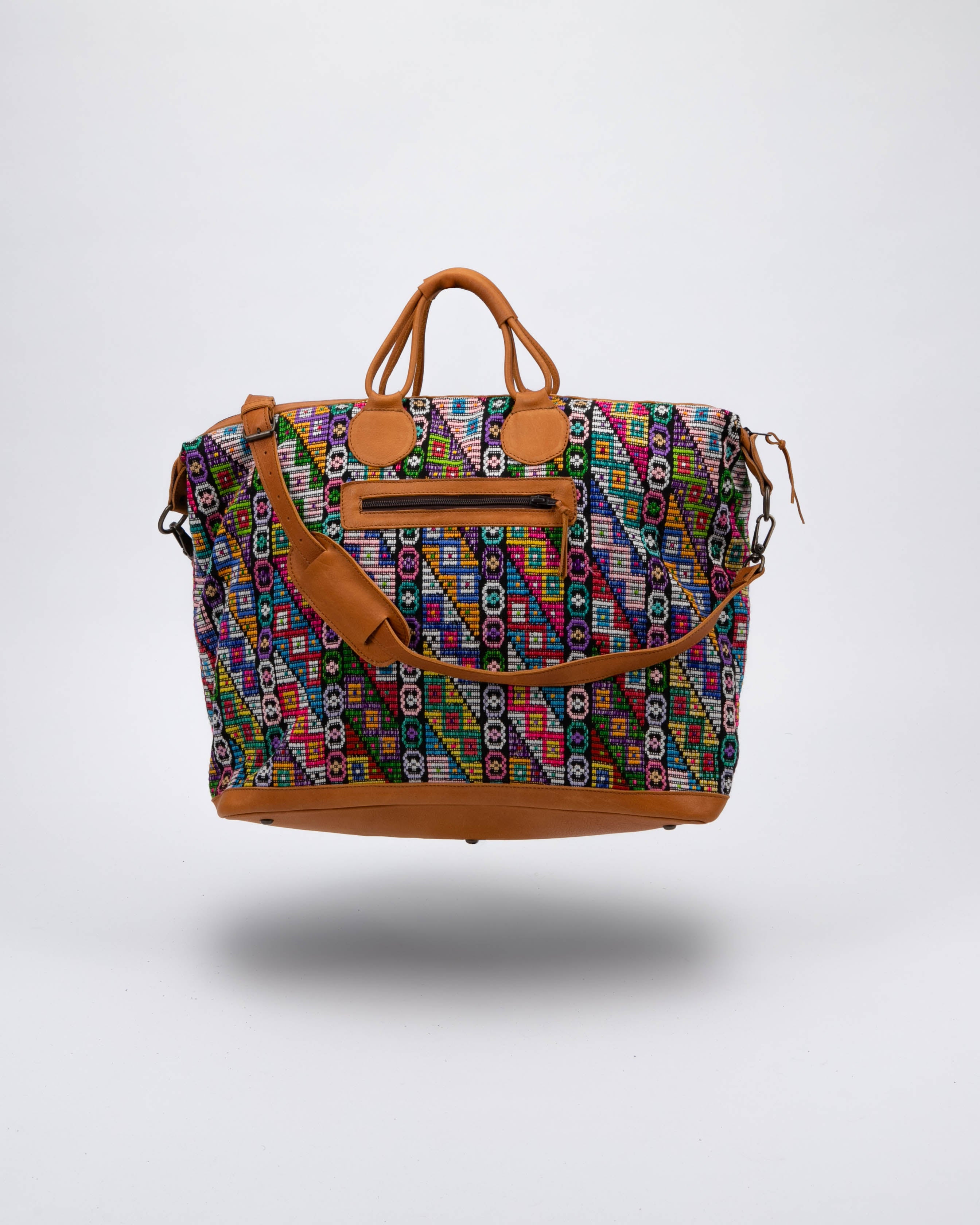 Bolsa huipil com flores grandes